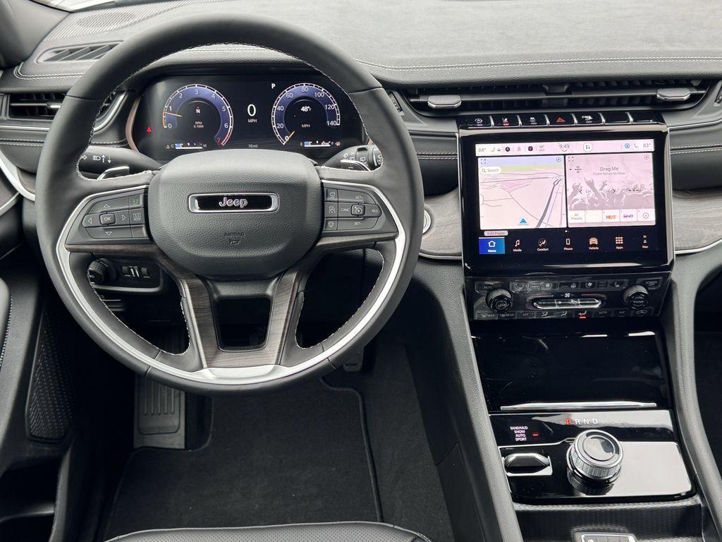 new 2025 Jeep Grand Cherokee car, priced at $51,631