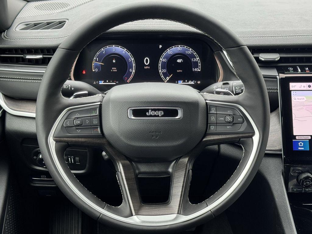 new 2025 Jeep Grand Cherokee car, priced at $51,631