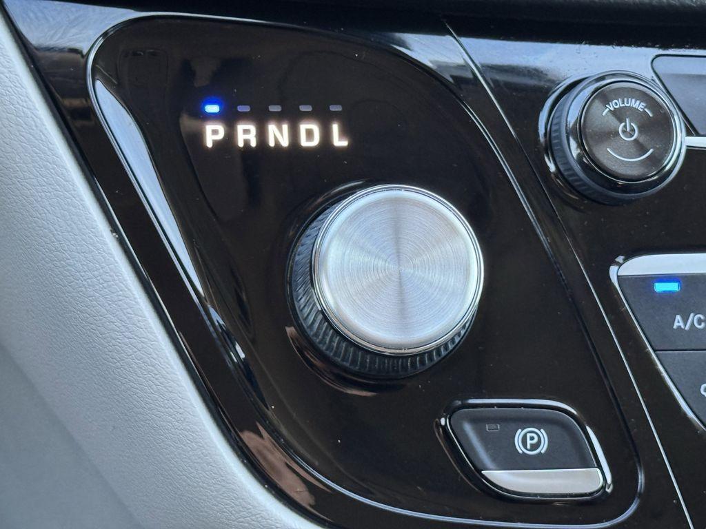 used 2018 Chrysler Pacifica car, priced at $10,984