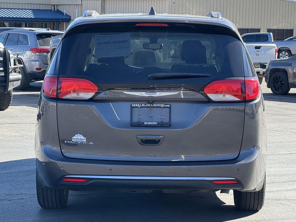 used 2018 Chrysler Pacifica car, priced at $10,984