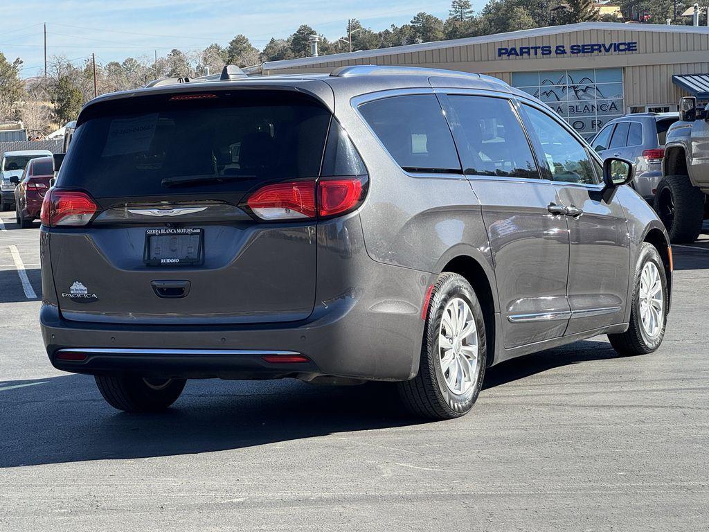 used 2018 Chrysler Pacifica car, priced at $10,984