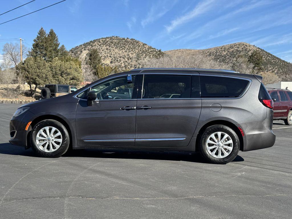 used 2018 Chrysler Pacifica car, priced at $10,984