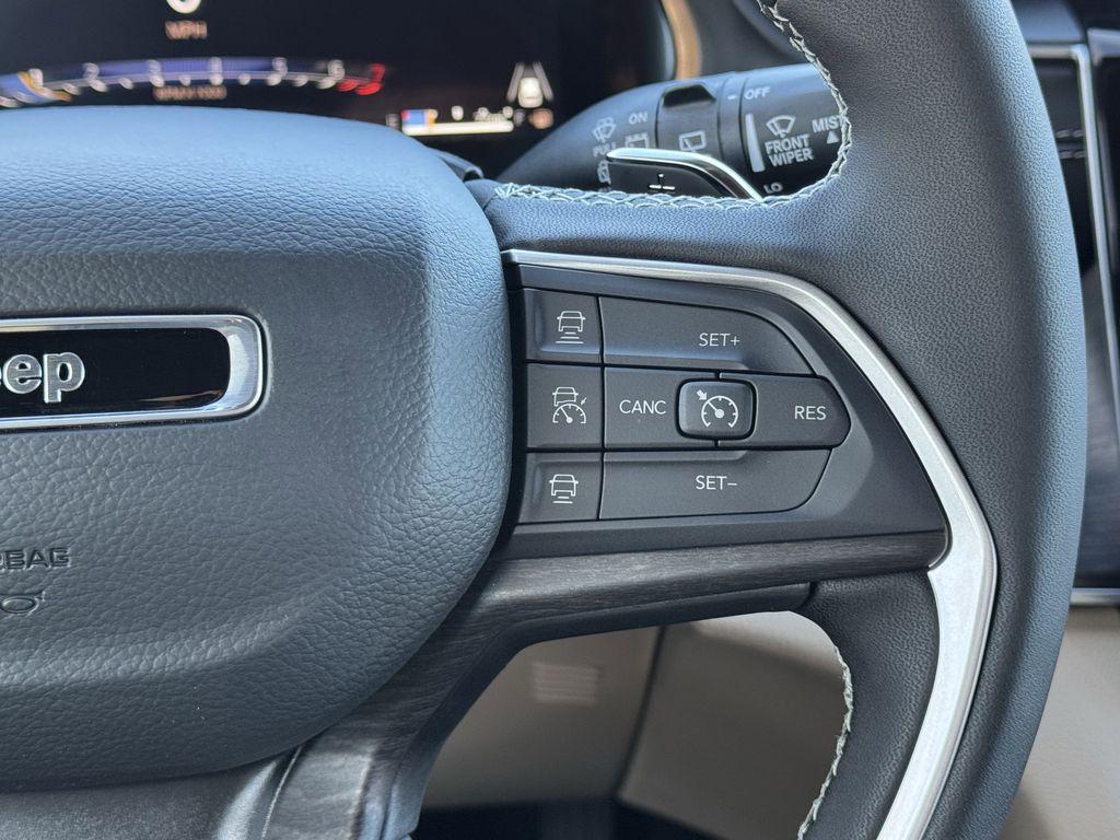 new 2025 Jeep Grand Cherokee car, priced at $51,220