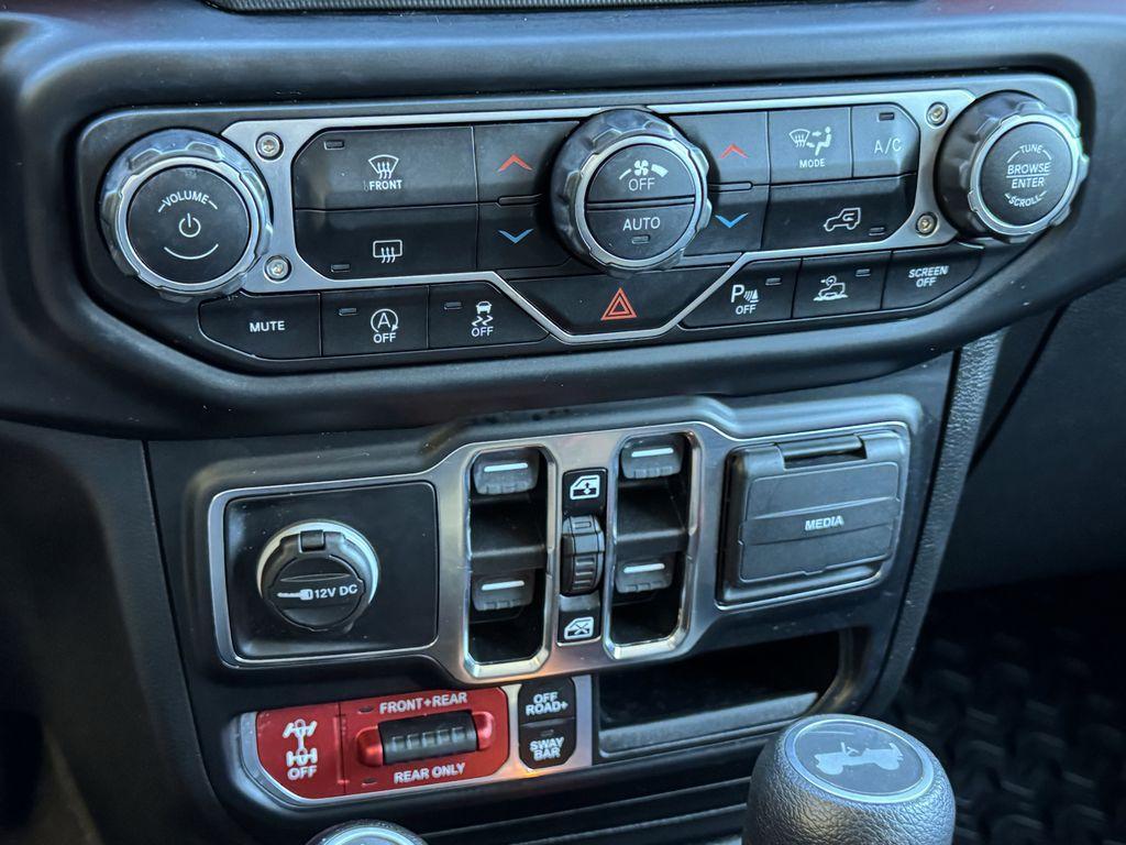 used 2021 Jeep Wrangler Unlimited car, priced at $33,984