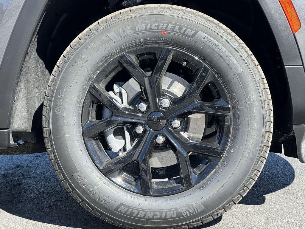 new 2026 Jeep Grand Cherokee car, priced at $48,797