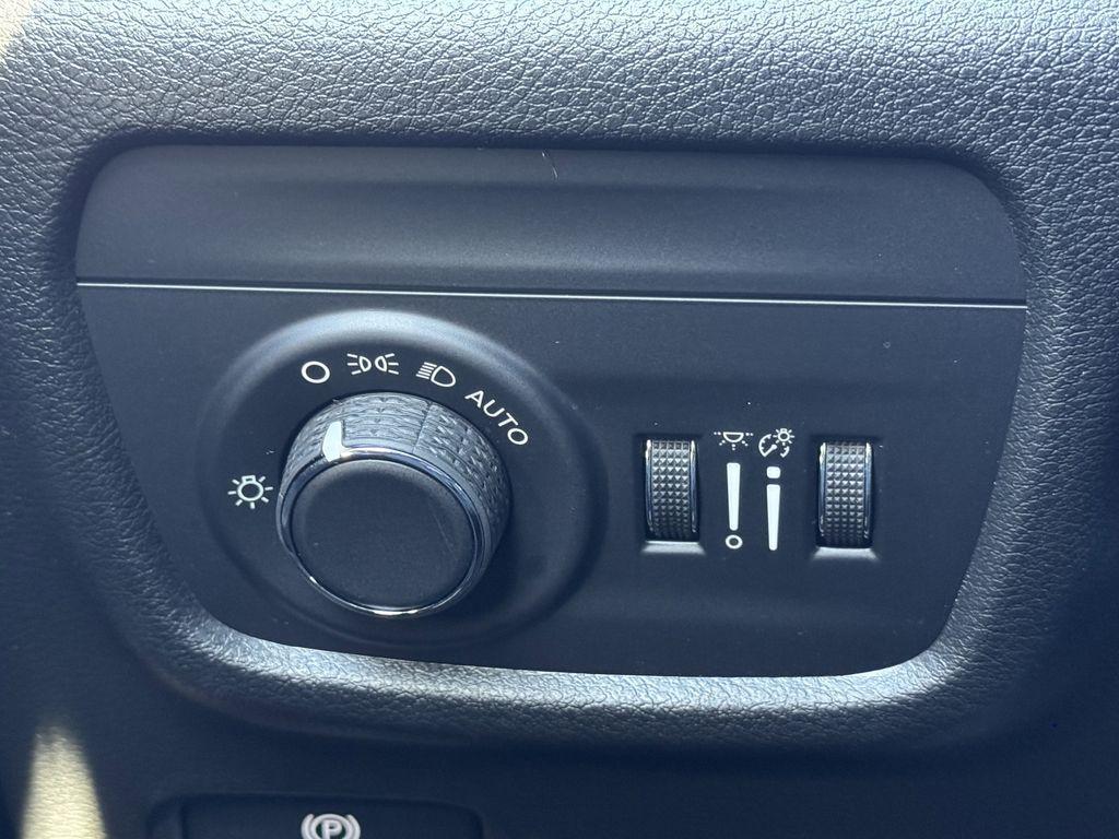 new 2026 Jeep Grand Cherokee car, priced at $48,797