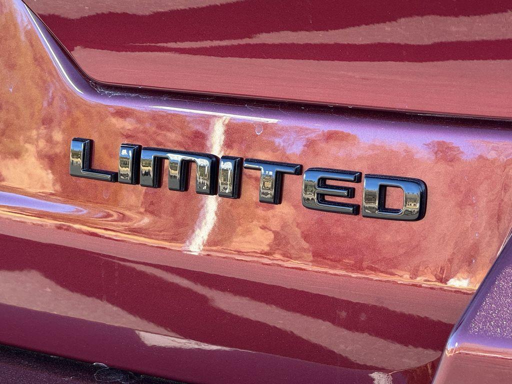 new 2025 Jeep Grand Cherokee car, priced at $52,410