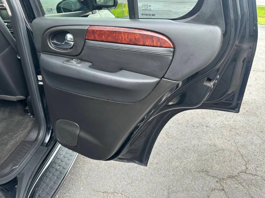 used 2006 GMC Envoy car, priced at $8,999