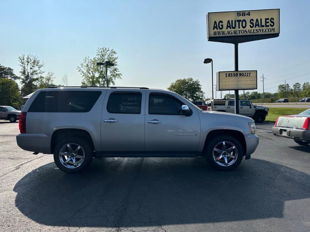 used 2007 Chevrolet Suburban car, priced at $10,999