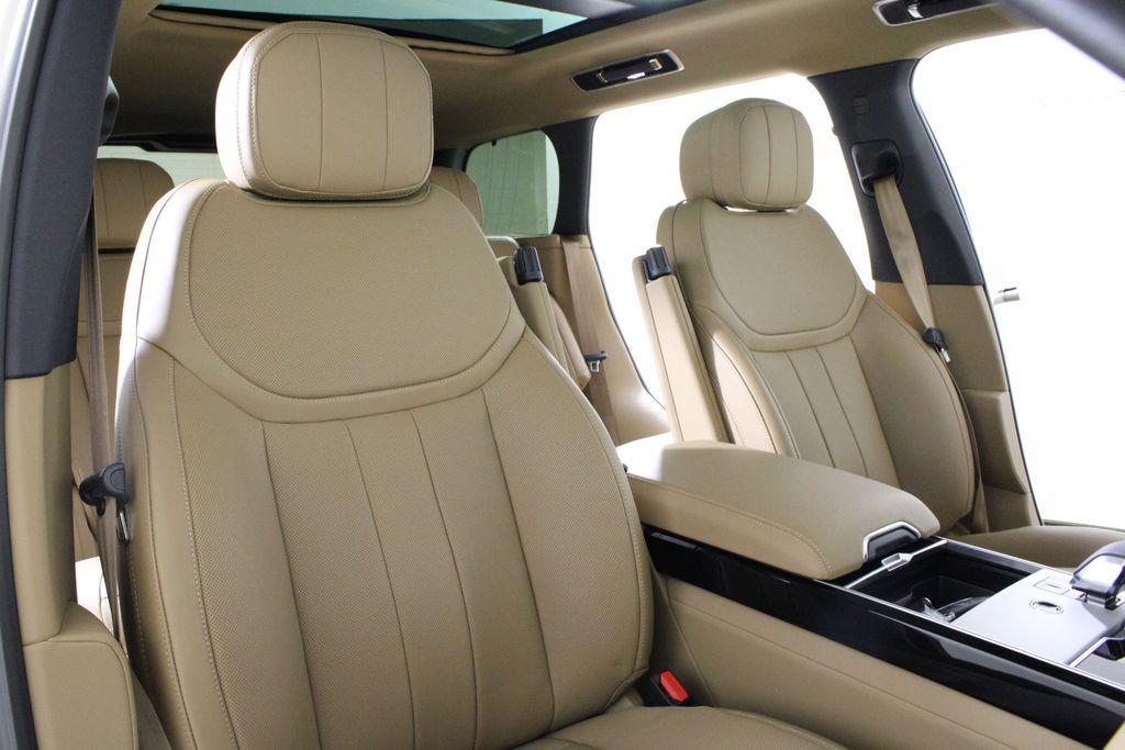 new 2025 Land Rover Range Rover car, priced at $141,470