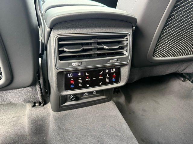 new 2026 Audi Q7 car, priced at $69,027