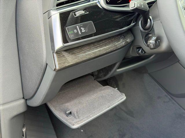 new 2025 Audi Q7 car, priced at $75,900