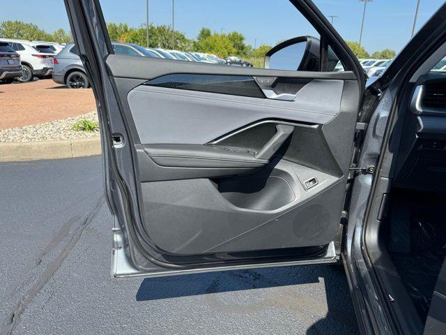 new 2025 Volkswagen Tiguan car, priced at $35,000