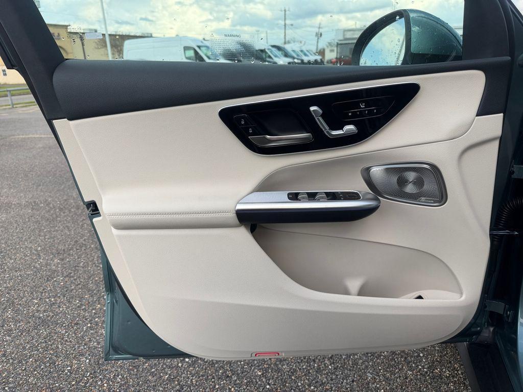 new 2026 Mercedes-Benz GLC 300 car