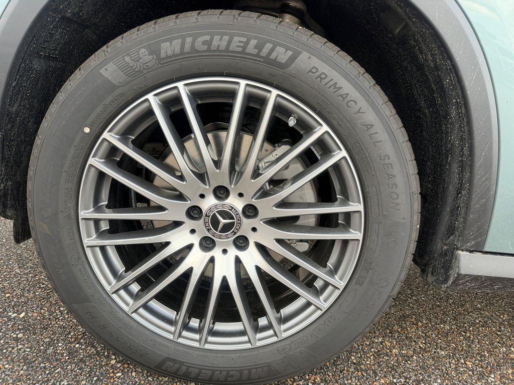 new 2026 Mercedes-Benz GLC 300 car