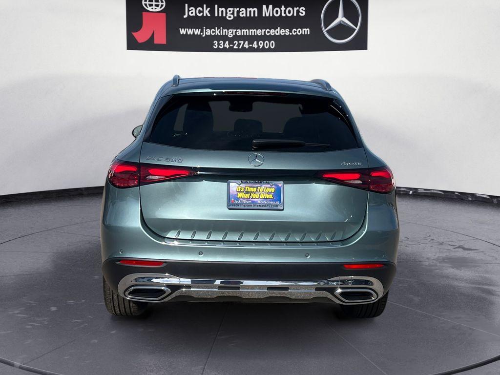 new 2026 Mercedes-Benz GLC 300 car