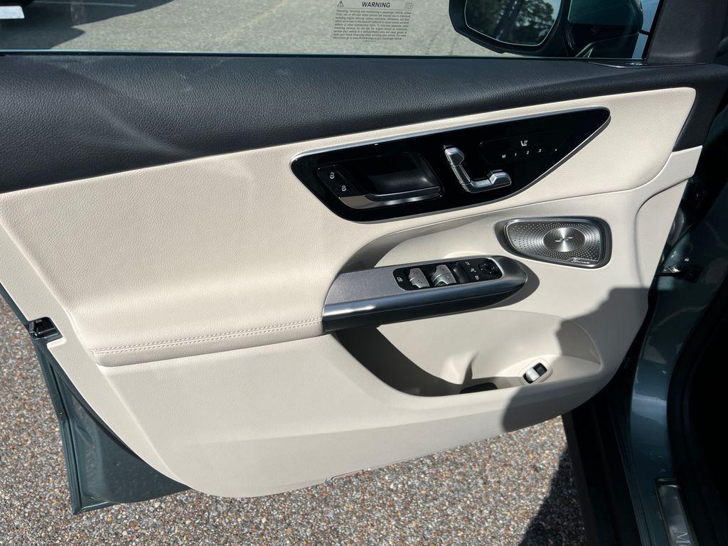 new 2026 Mercedes-Benz GLC 300 car