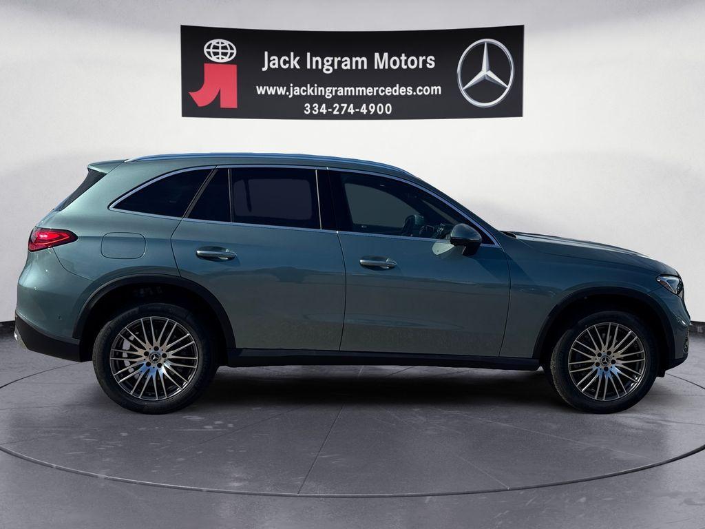 new 2026 Mercedes-Benz GLC 300 car