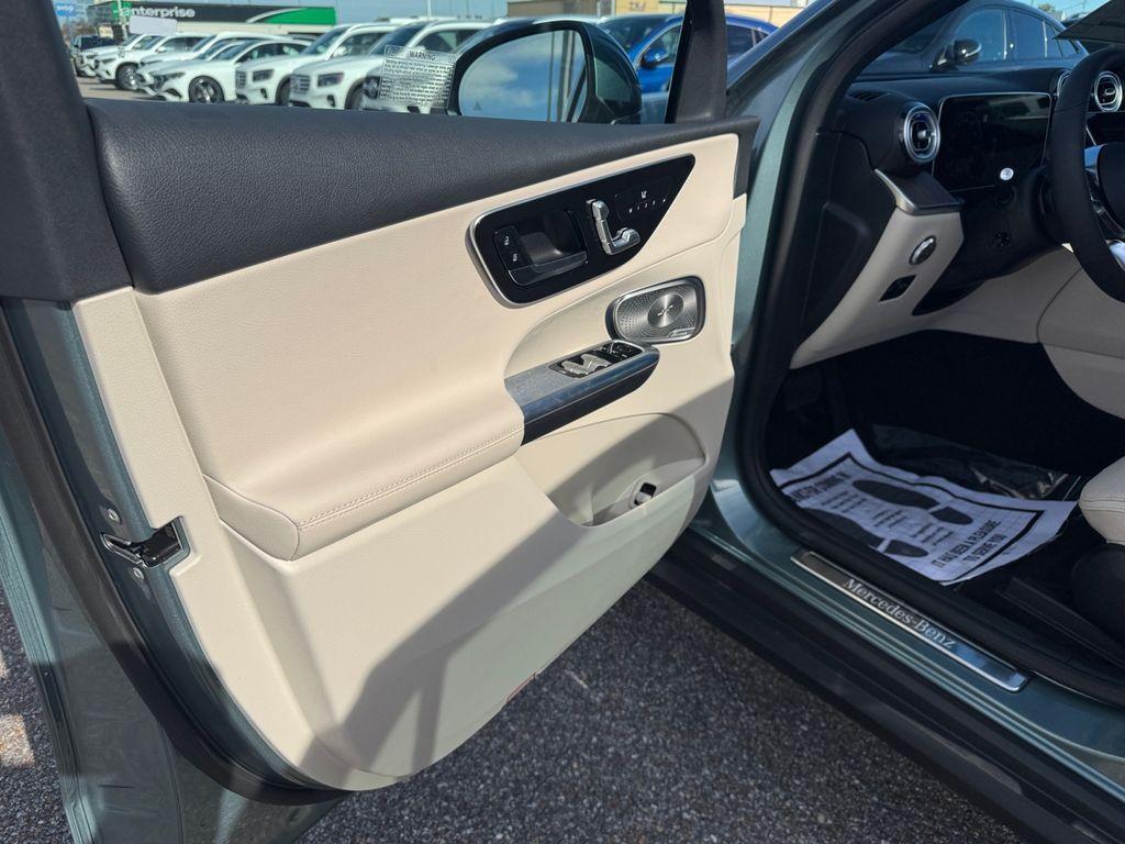 new 2026 Mercedes-Benz GLC 300 car