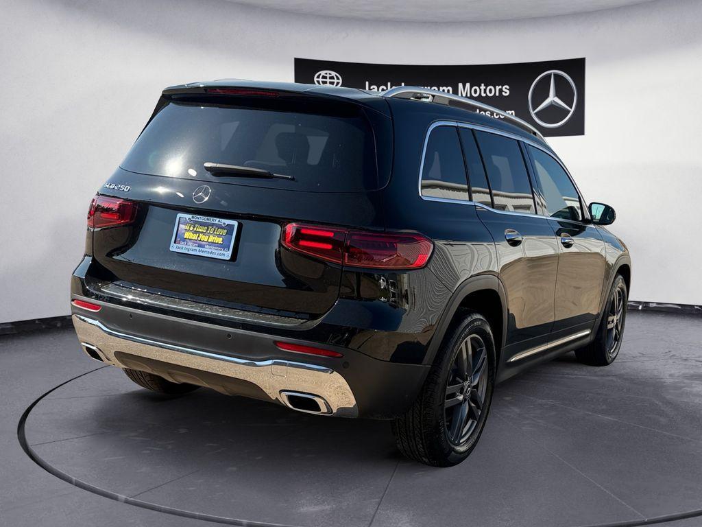 new 2026 Mercedes-Benz GLB 250 car
