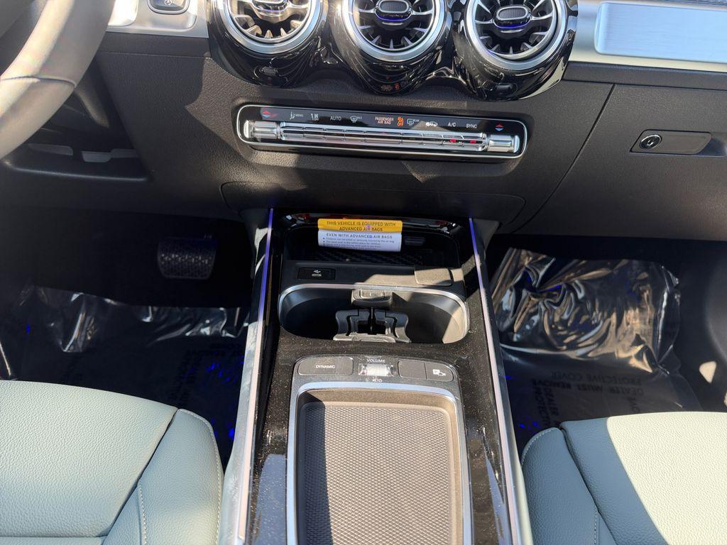new 2026 Mercedes-Benz GLB 250 car