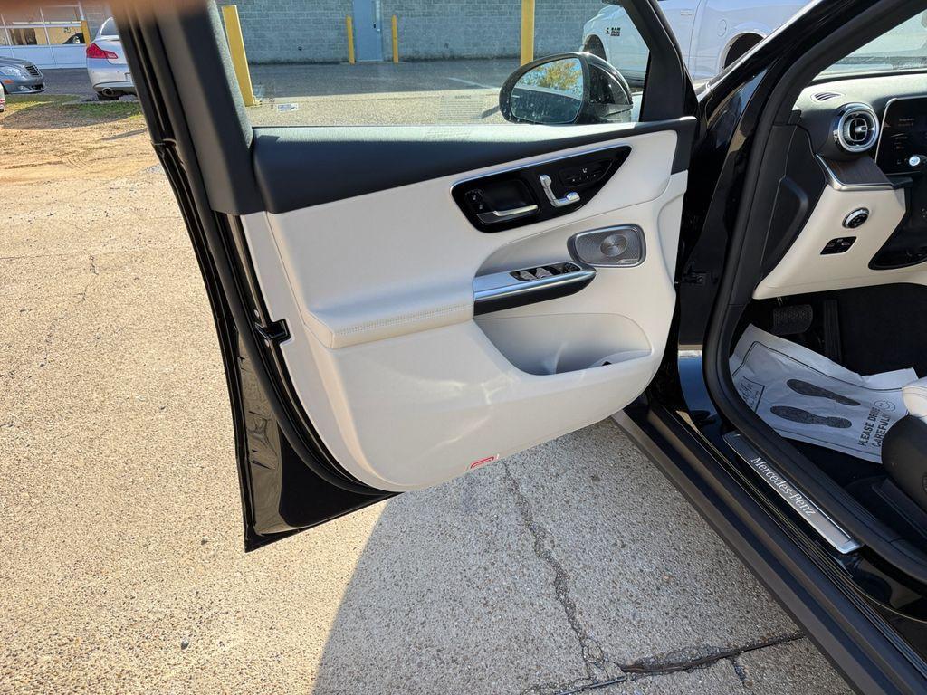 new 2026 Mercedes-Benz GLC 300 car