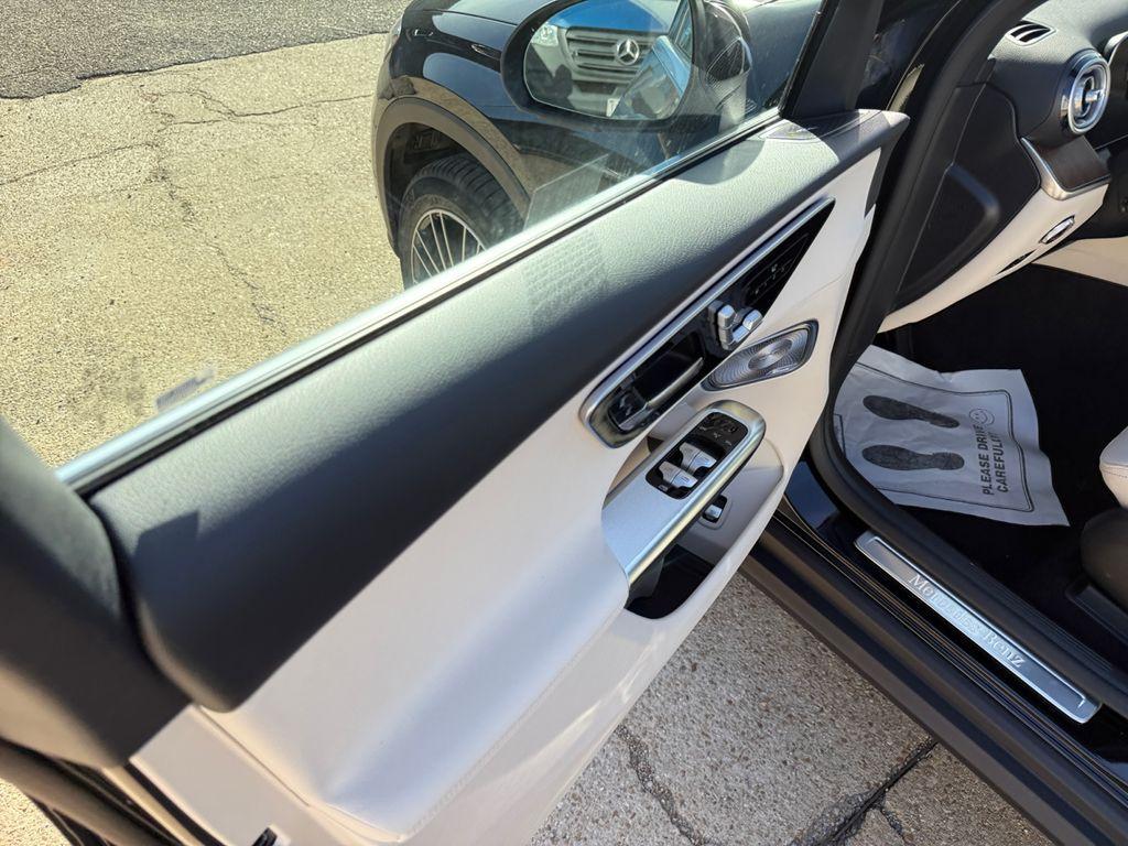 new 2026 Mercedes-Benz GLC 300 car