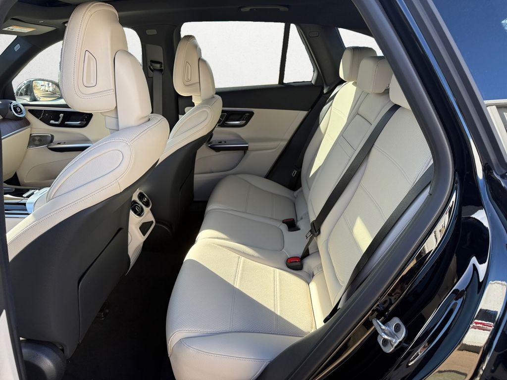 new 2026 Mercedes-Benz GLC 300 car