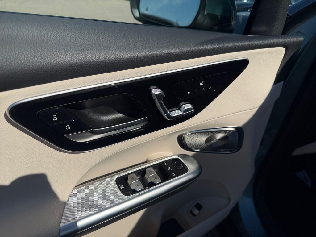 new 2026 Mercedes-Benz GLC 300 car