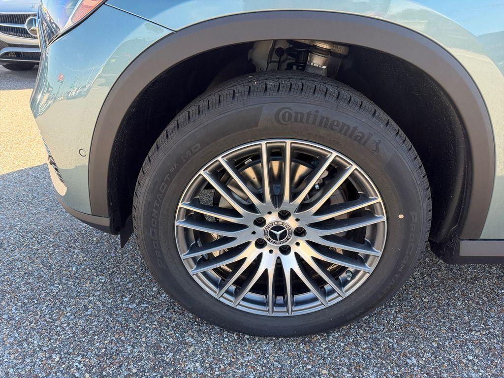 new 2026 Mercedes-Benz GLC 300 car