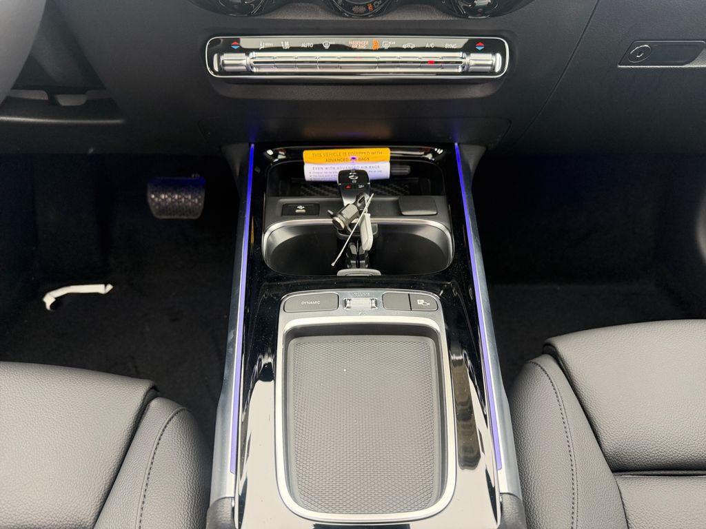 new 2026 Mercedes-Benz GLB 250 car