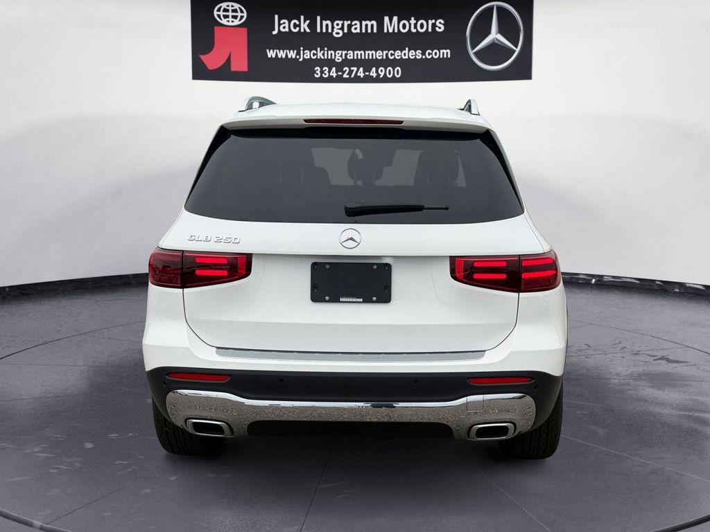 new 2026 Mercedes-Benz GLB 250 car