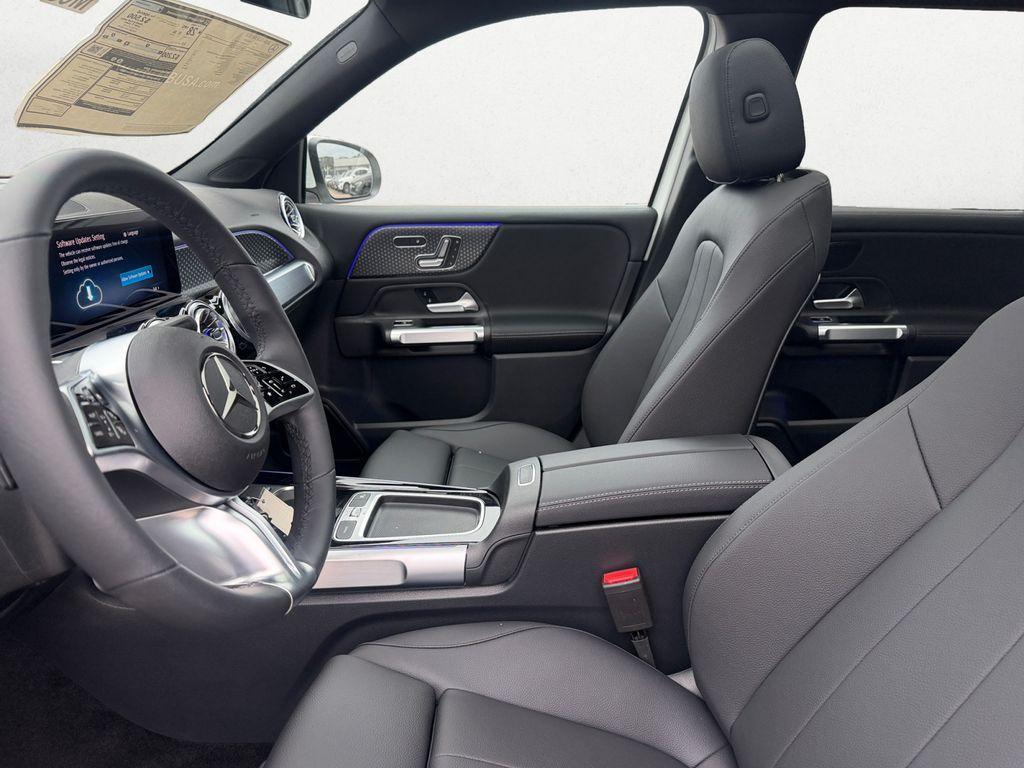 new 2026 Mercedes-Benz GLB 250 car