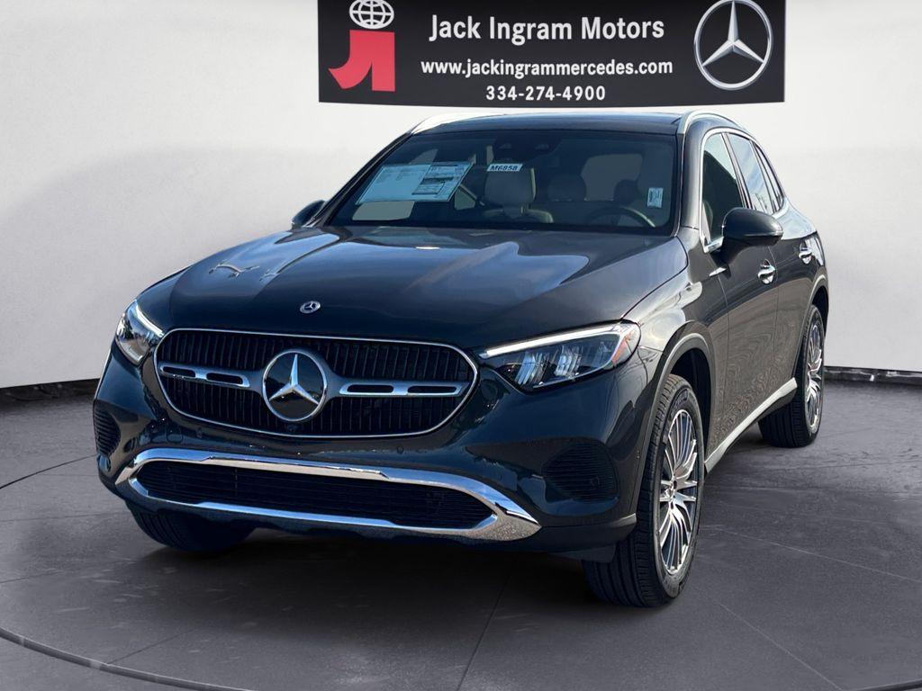new 2026 Mercedes-Benz GLC 300 car