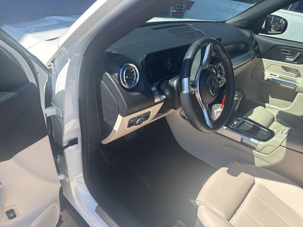 used 2025 Mercedes-Benz GLB 250 car, priced at $39,967