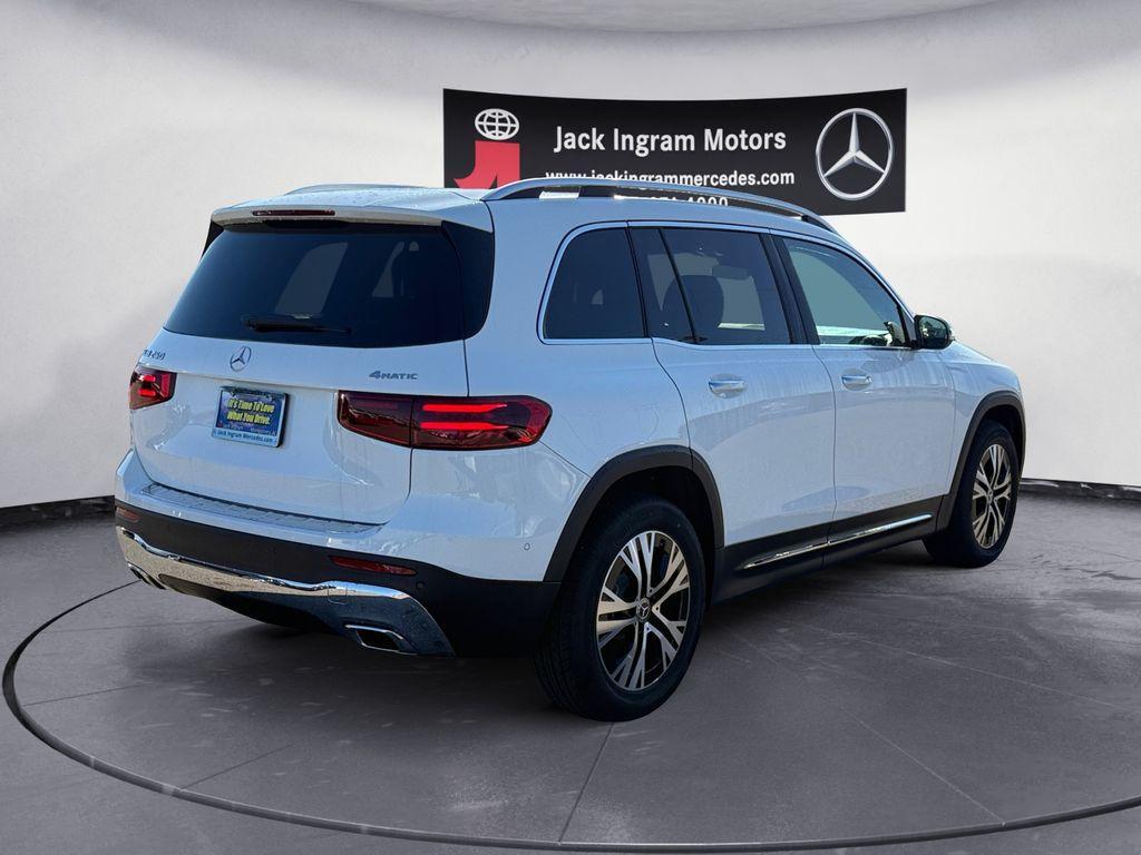 new 2026 Mercedes-Benz GLB 250 car