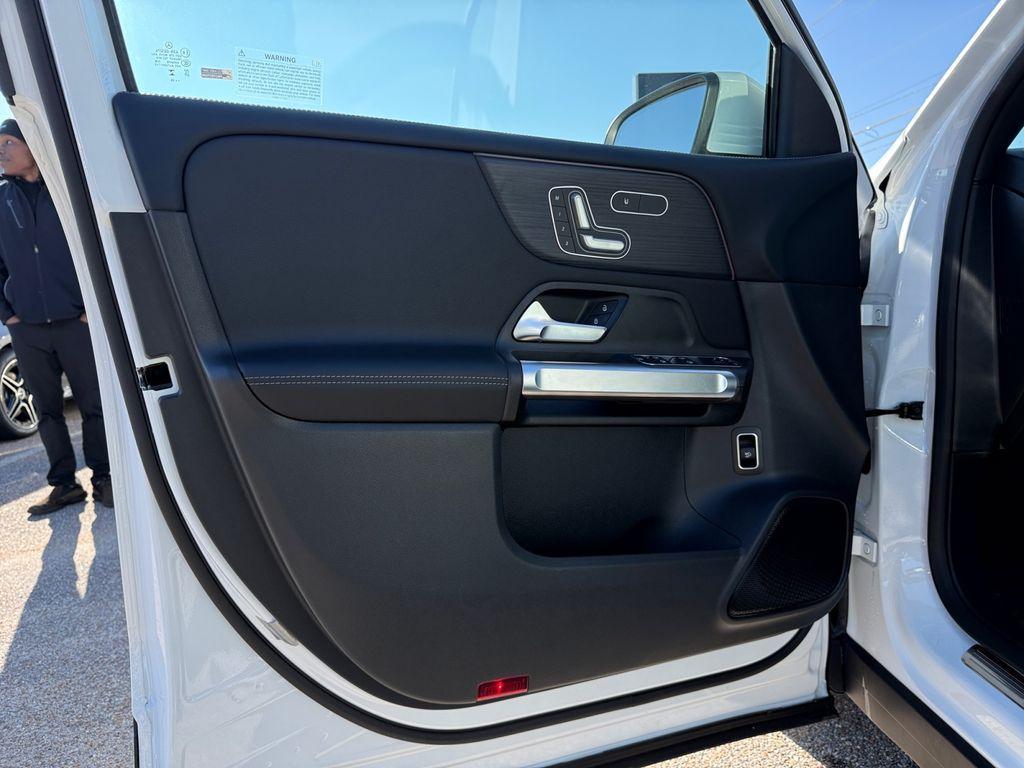 new 2026 Mercedes-Benz GLB 250 car