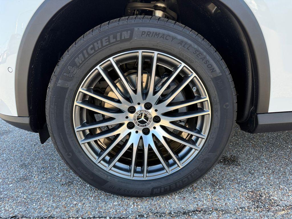 new 2026 Mercedes-Benz GLC 300 car