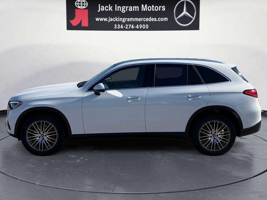 new 2026 Mercedes-Benz GLC 300 car