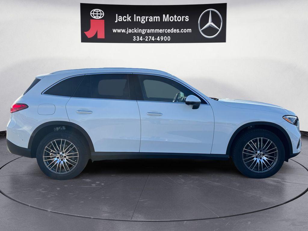 new 2026 Mercedes-Benz GLC 300 car