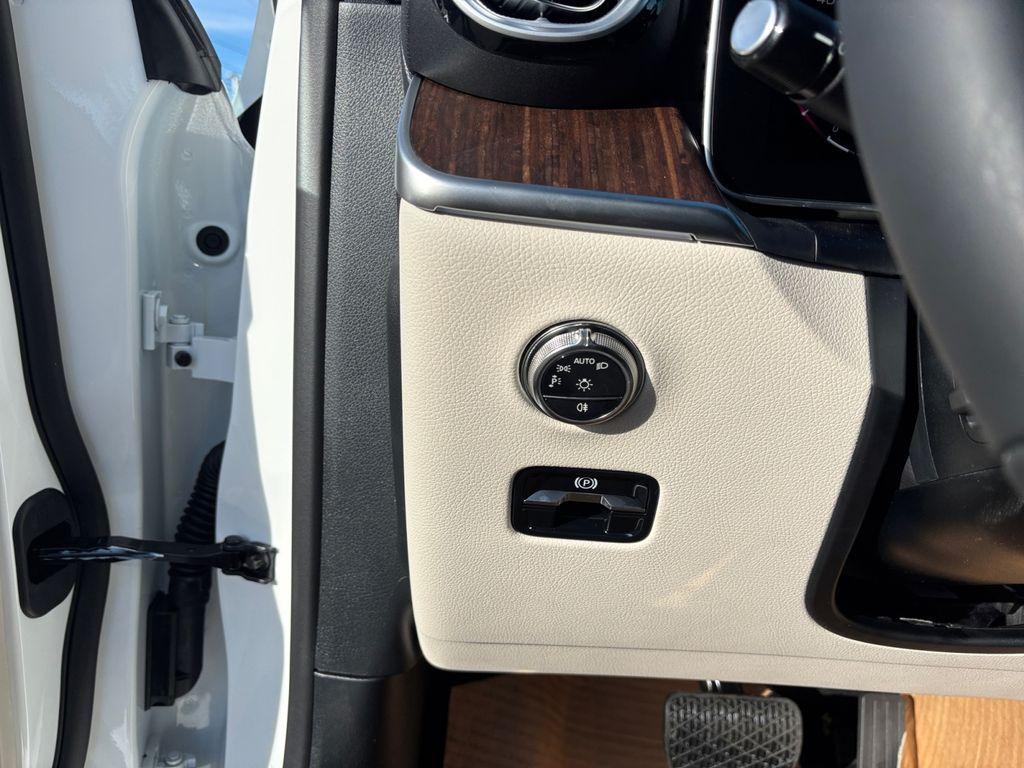 new 2026 Mercedes-Benz GLC 300 car