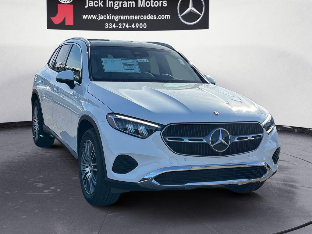 new 2026 Mercedes-Benz GLC 300 car