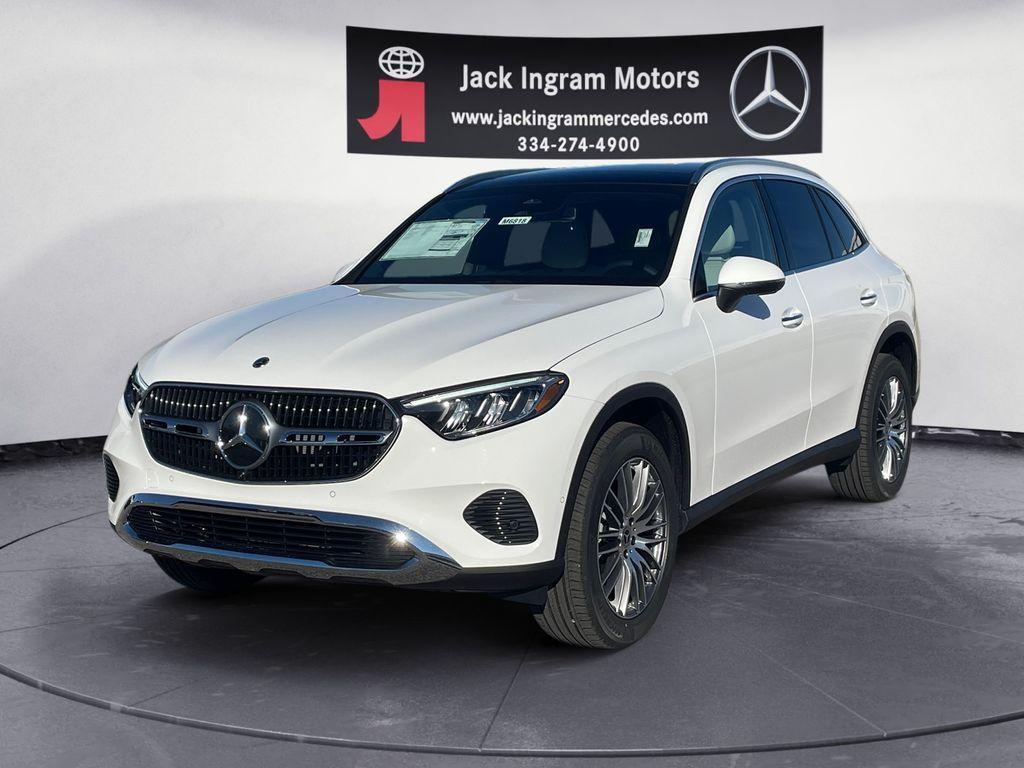 new 2026 Mercedes-Benz GLC 300 car