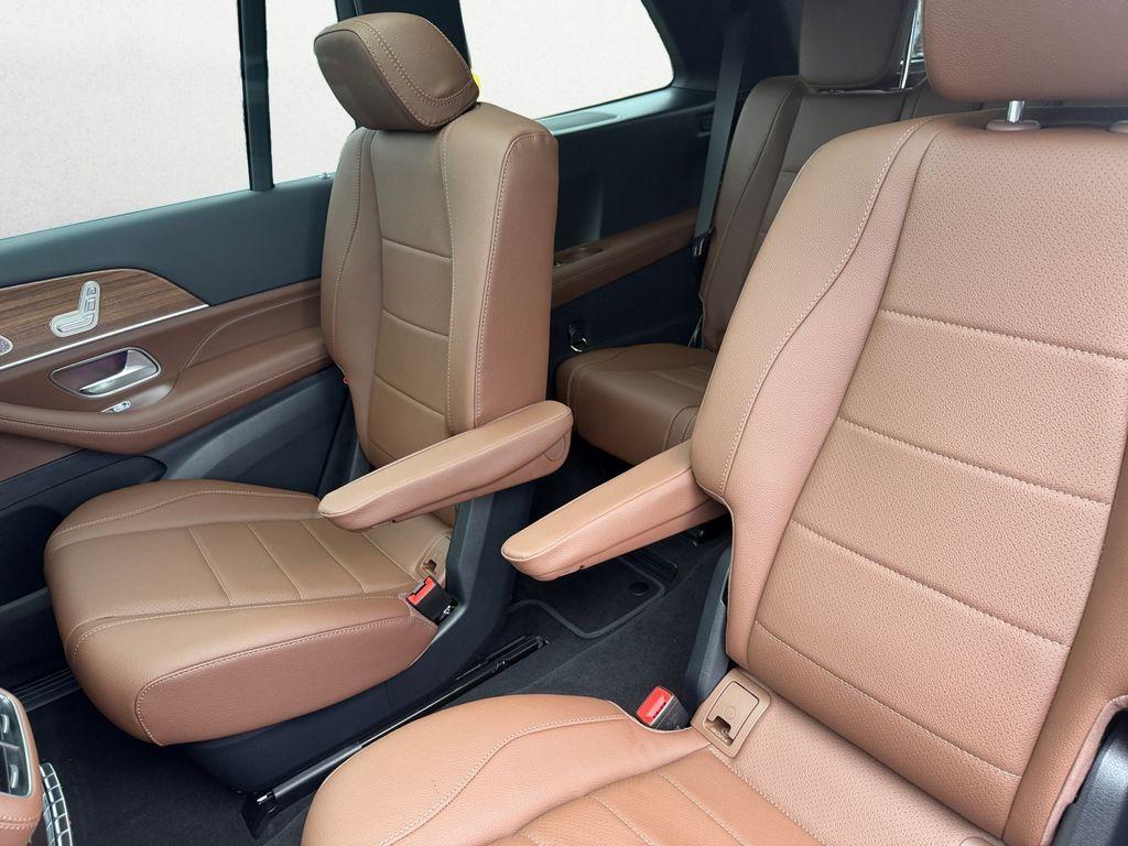 new 2026 Mercedes-Benz GLS 450 car