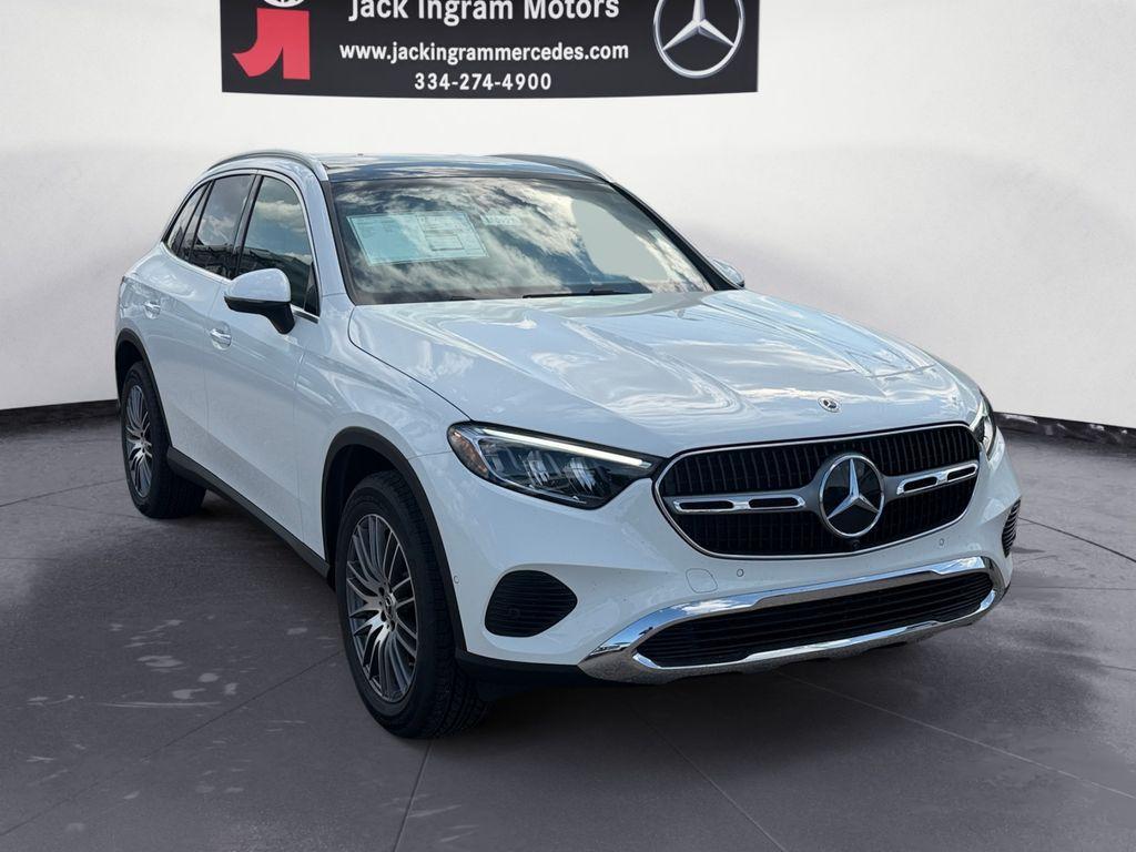 new 2026 Mercedes-Benz GLC 300 car