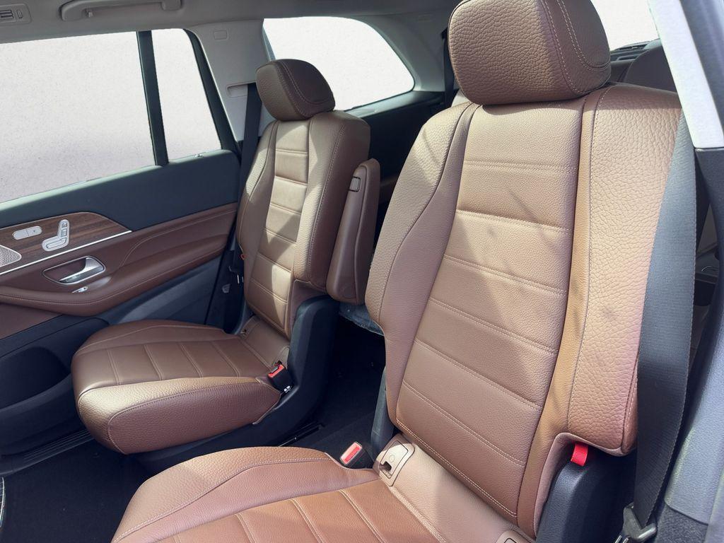 new 2026 Mercedes-Benz GLS 450 car