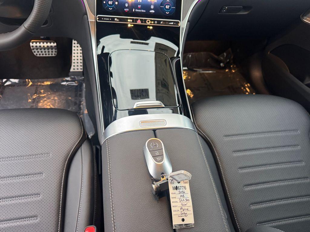 new 2026 Mercedes-Benz GLC 300 car