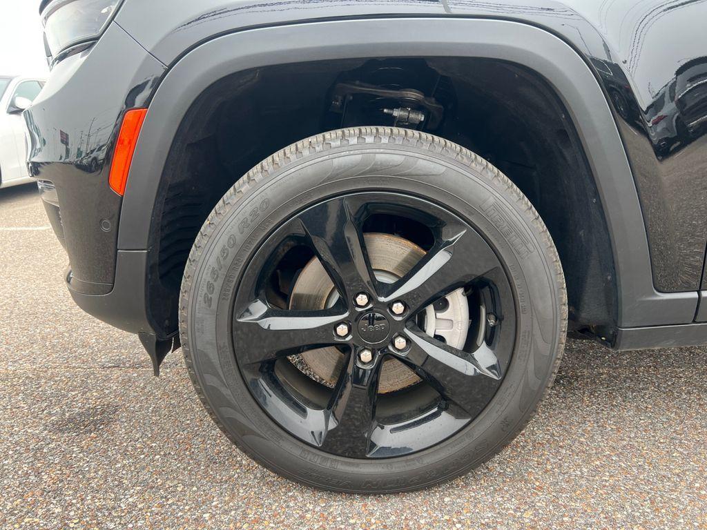 used 2025 Jeep Grand Cherokee L car, priced at $38,777