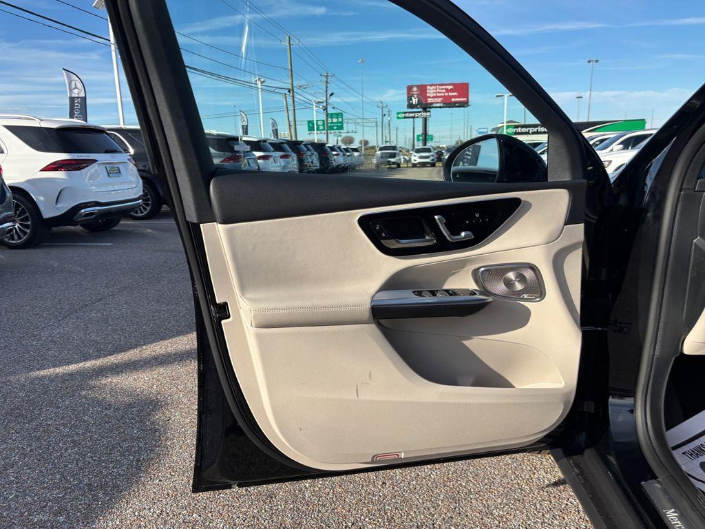 new 2026 Mercedes-Benz GLC 300 car