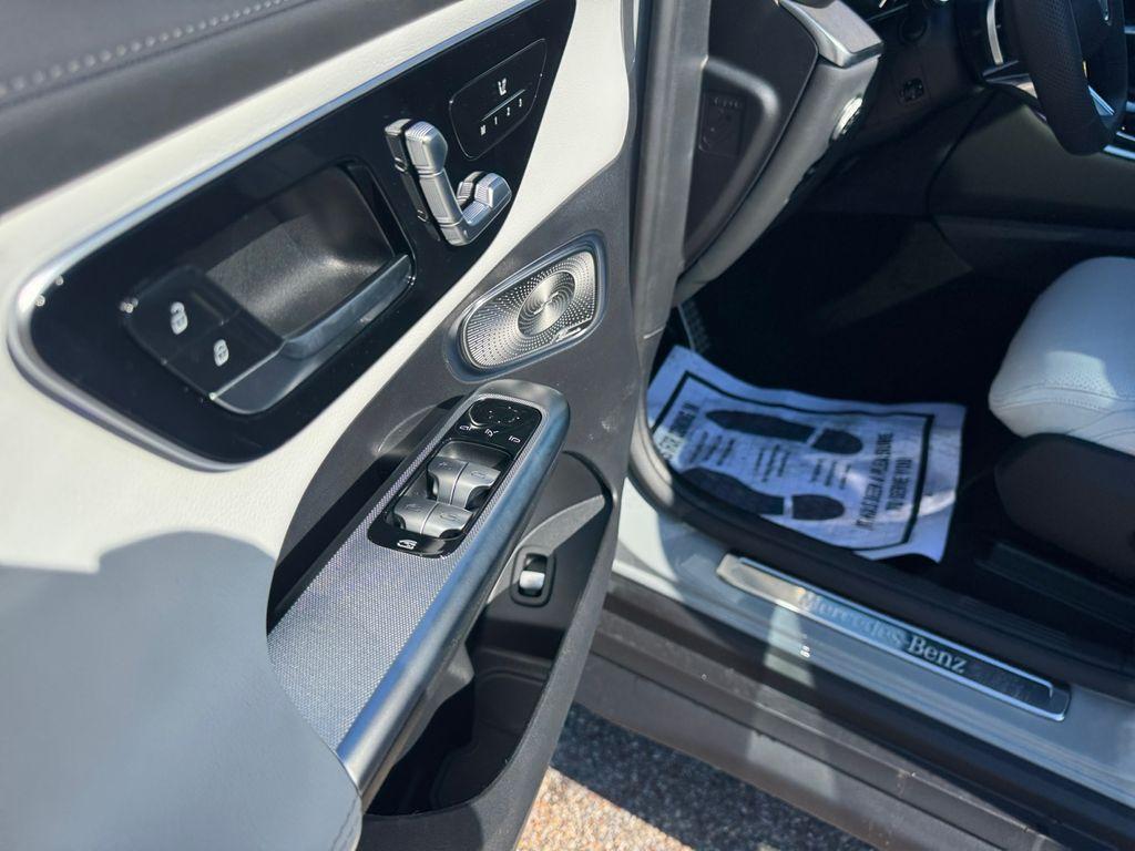 new 2026 Mercedes-Benz GLC 300 car